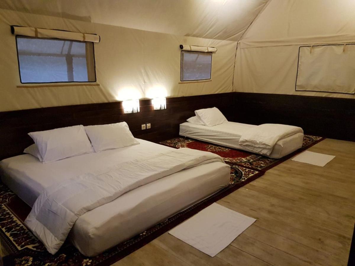 Lawu Forest Camp Sarangan Exterior photo